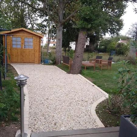 Renaissance 1 2 Apartment *